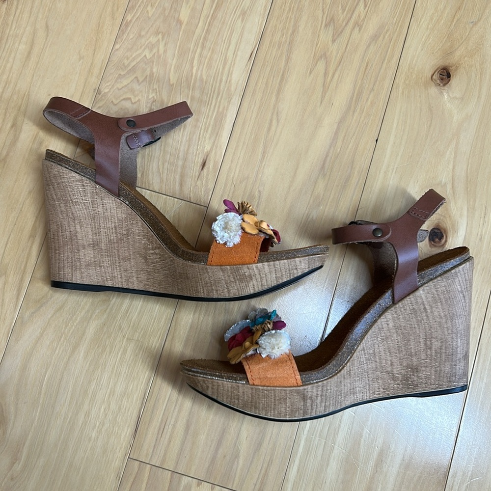 Bio Step Floral Wedges w/Leather Straps | Size 10 (41) - Picture 4 of 7
